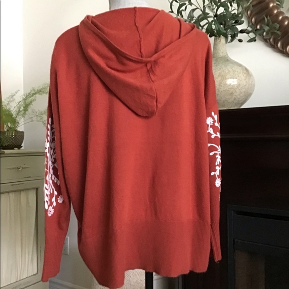 RAIN + ROSE Sweater - Picture 5 of 7